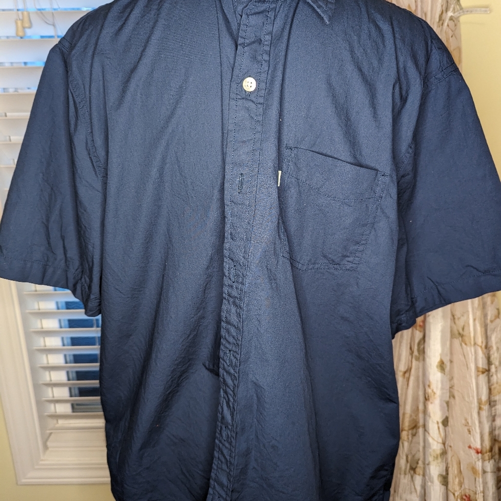 Men's Levi's button down shirt